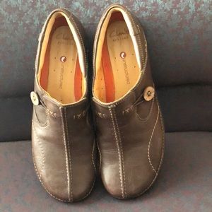 CLARKS SLIP-ON LOAFER